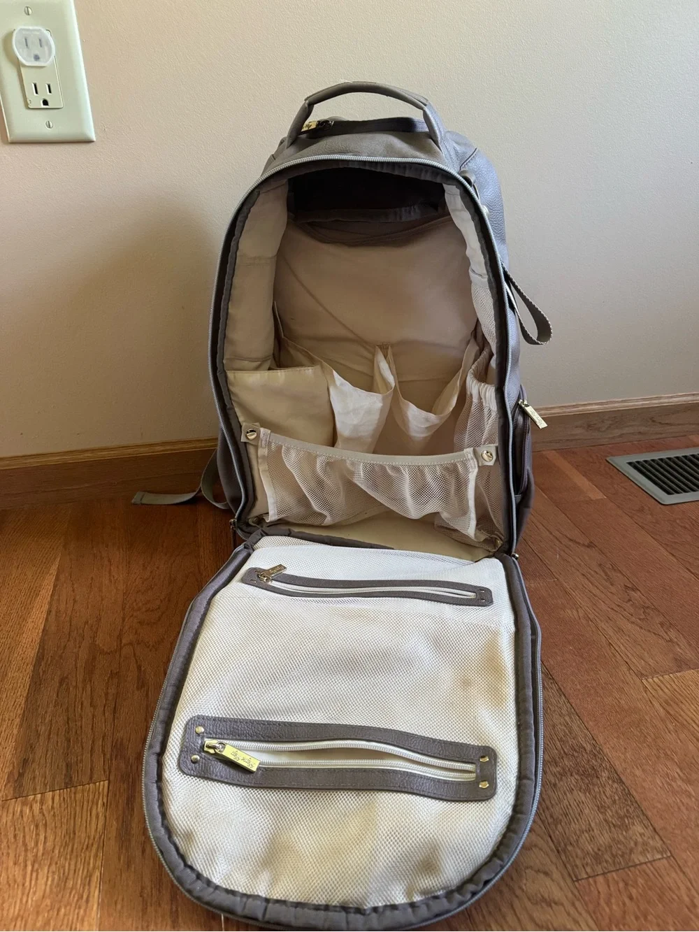 Itzy Ritzy diaper bag *see description